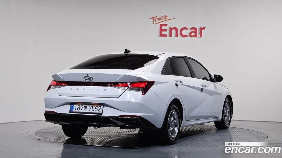 Hyundai AVANTE — фото 2