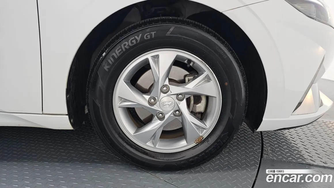 Hyundai AVANTE — фото 5