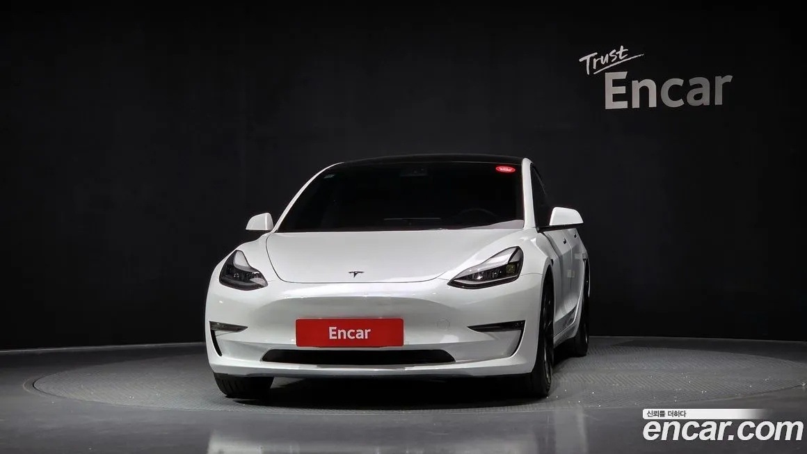 Tesla Model 3 — фото 3
