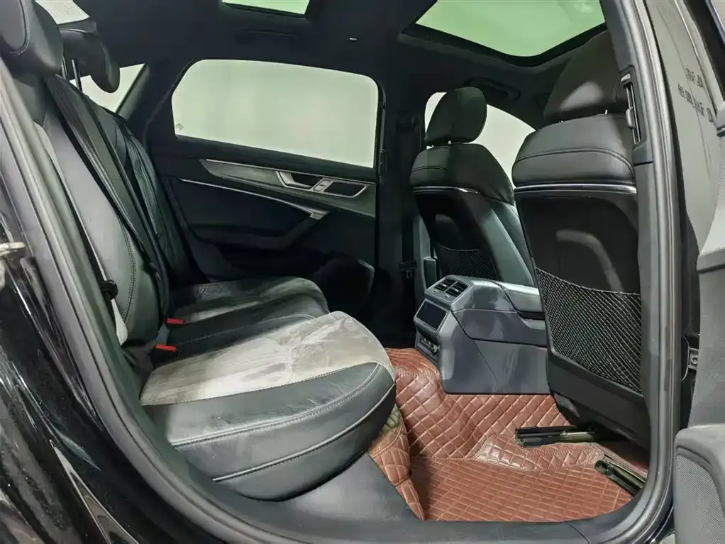 Audi A6L 2023 из CN, фото 6