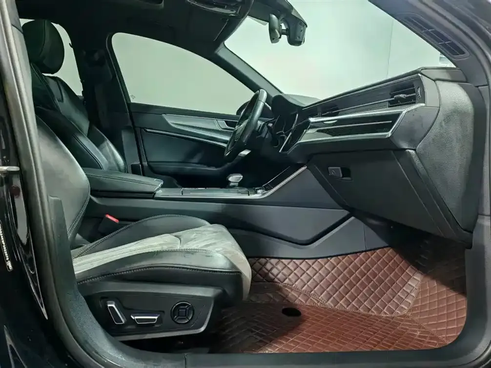 Audi A6L 2023 из CN, фото 7