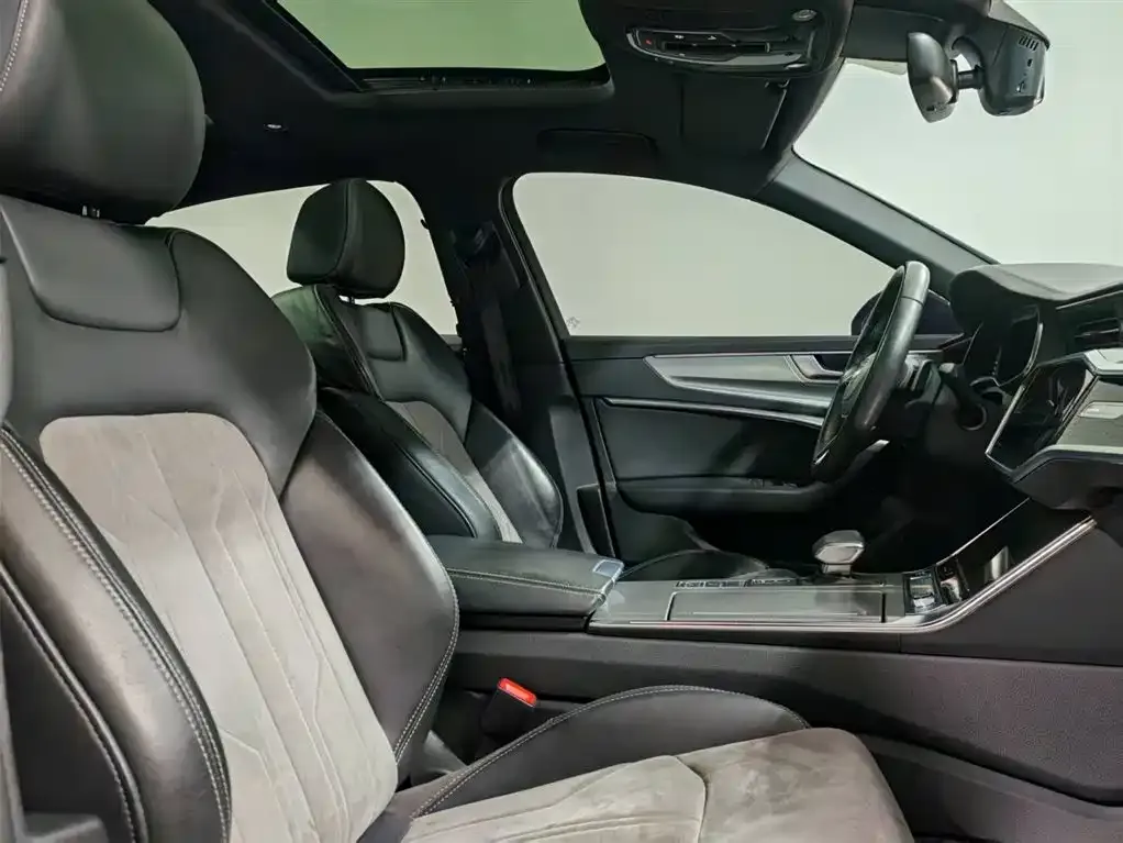 Audi A6L 2023 из CN, фото 8