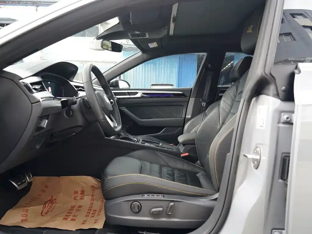 Volkswagen CC 2024 из CN, фото 4
