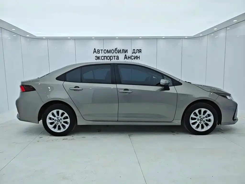 Toyota Corolla 2021 из CN, фото 8