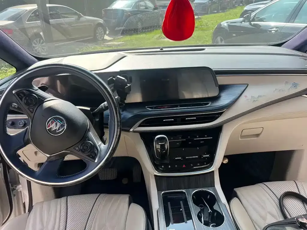 Buick GL8 2021 из CN, фото 2