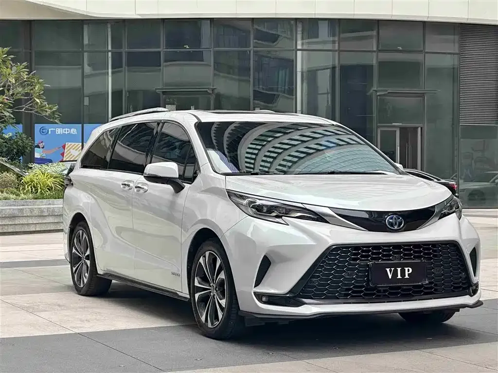 Toyota Granvia 2023 из CN, фото 3