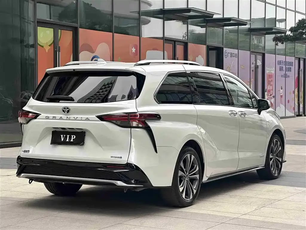 Toyota Granvia 2023 из CN, фото 9