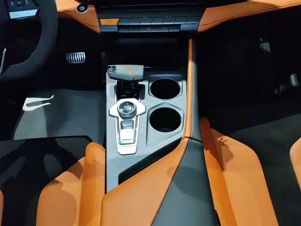 Changan UNI-V 2024 из CN, фото 6