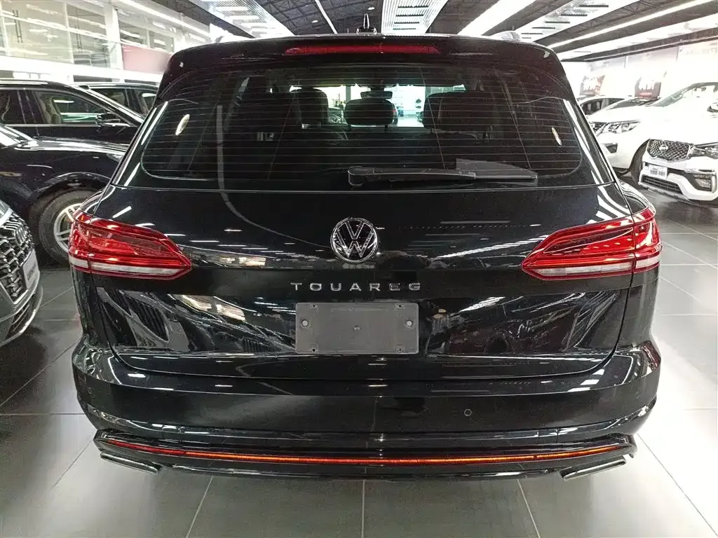 Volkswagen Touareg — фото 6