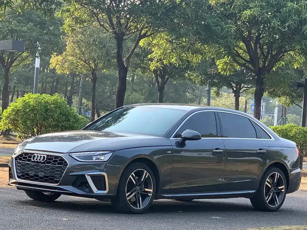 Audi A4L 2022 из CN, фото 1