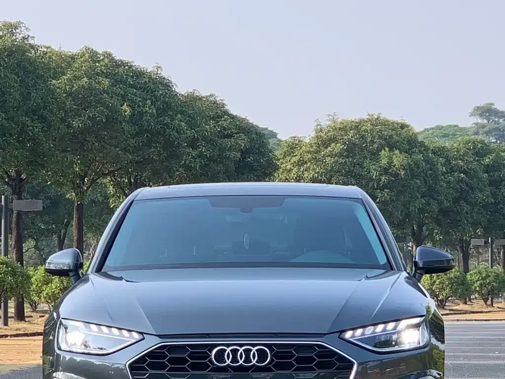 Audi A4L 2022 из CN, фото 3