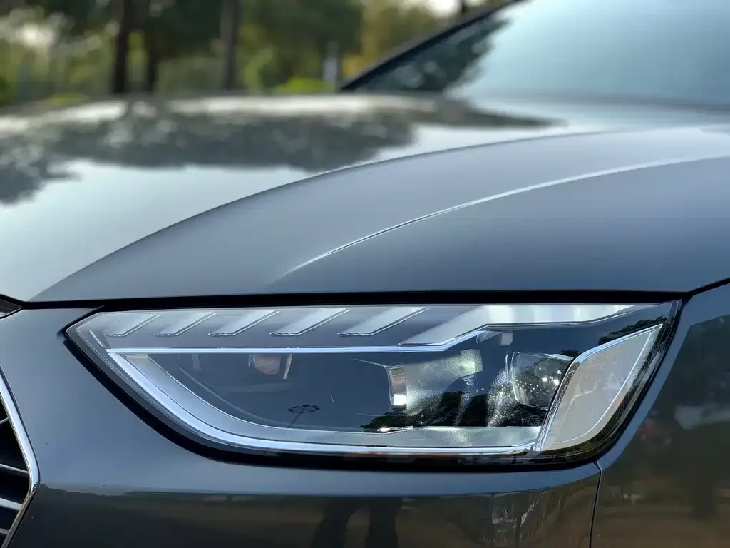 Audi A4L 2022 из CN, фото 4