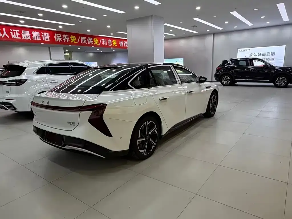 Hongqi EH7 2025 из CN, фото 5