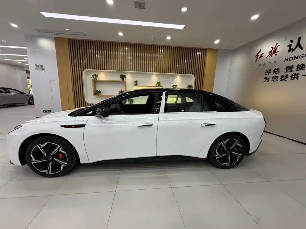 Hongqi EH7 2025 из CN, фото 8