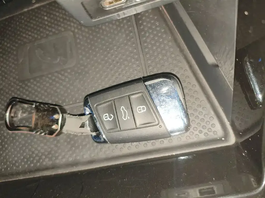 Volkswagen Passat 2022 из CN, фото 9