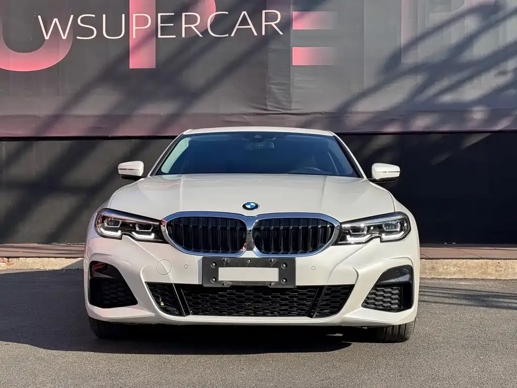 BMW 3 Series 2022 из CN, фото 2