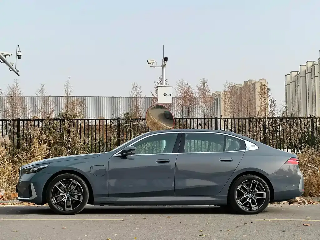 BMW i5 2024 из CN, фото 3