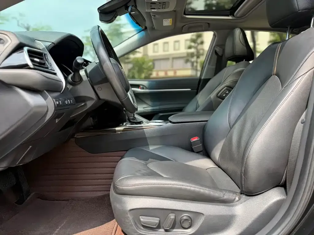 Toyota Camry 2021 из CN, фото 5