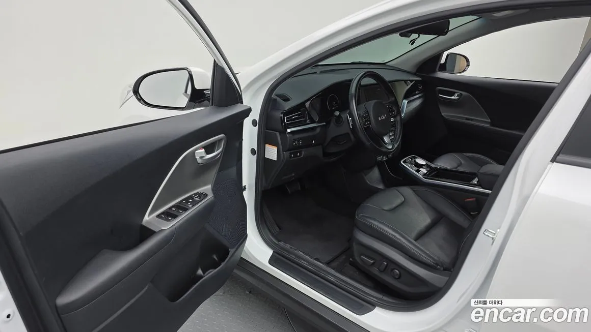 Kia Niro — фото 10