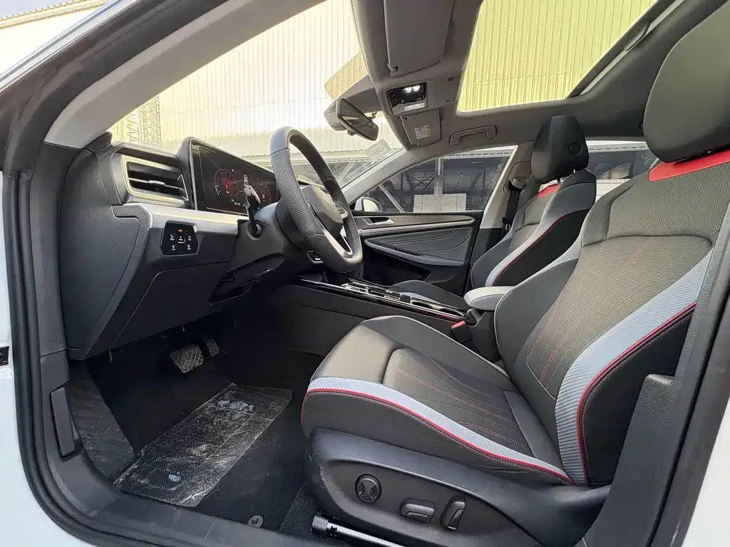 Volkswagen Lamando 2024 из CN, фото 4