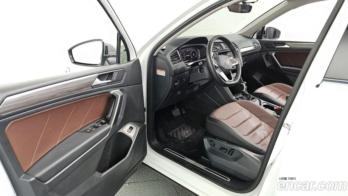 Volkswagen Tiguan — фото 10