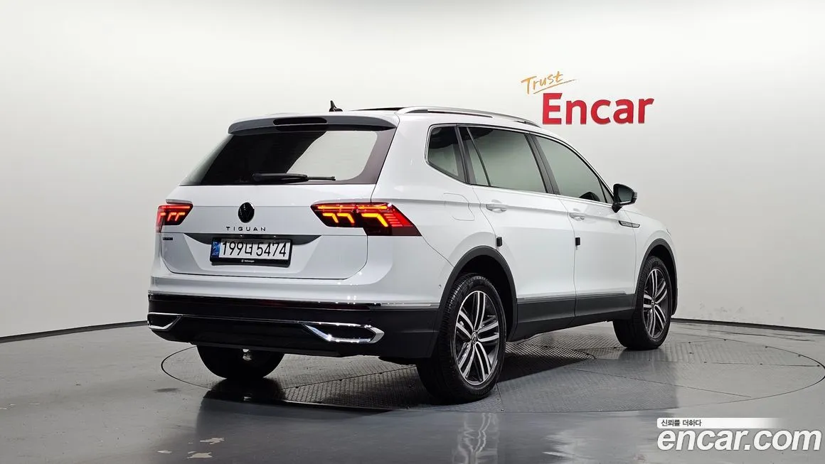 Volkswagen Tiguan — фото 2