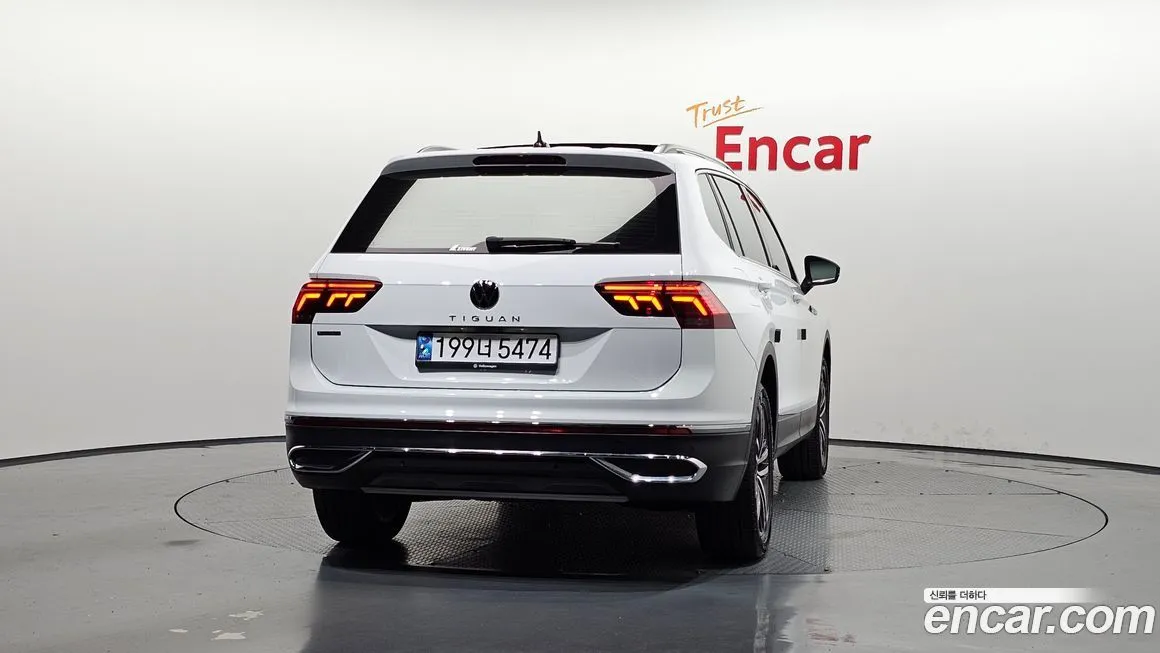 Volkswagen Tiguan — фото 4