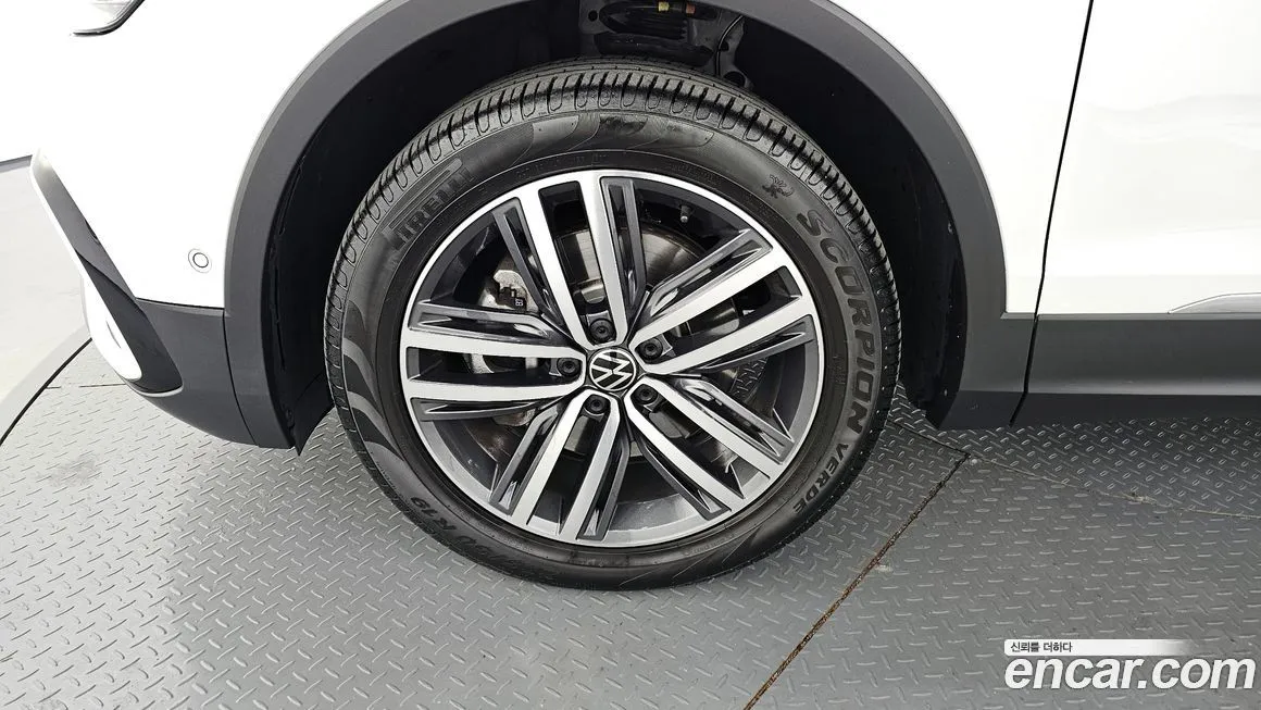 Volkswagen Tiguan — фото 5