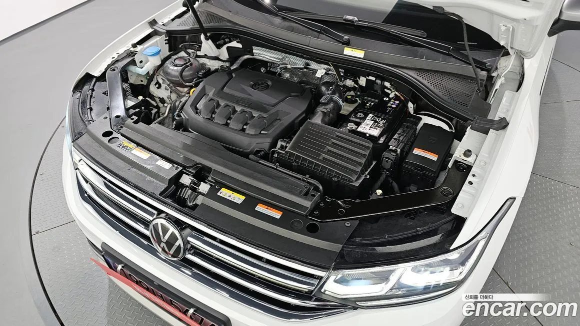 Volkswagen Tiguan — фото 6