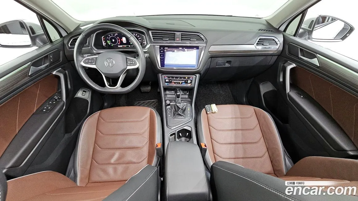 Volkswagen Tiguan — фото 7