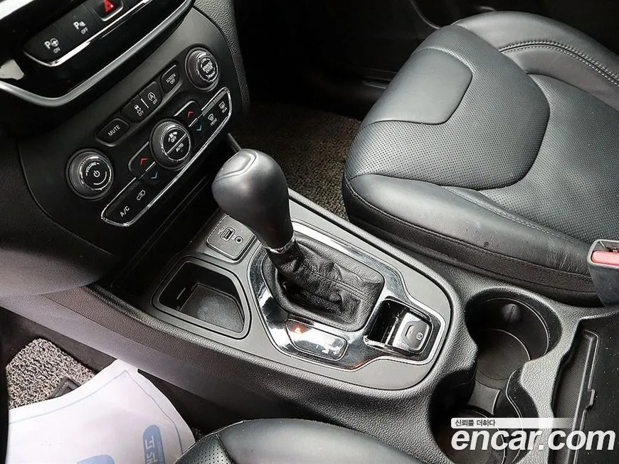 Jeep Cherokee 2021 из KR, фото 10