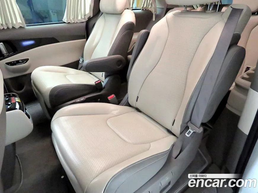 Kia Carnival — фото 6