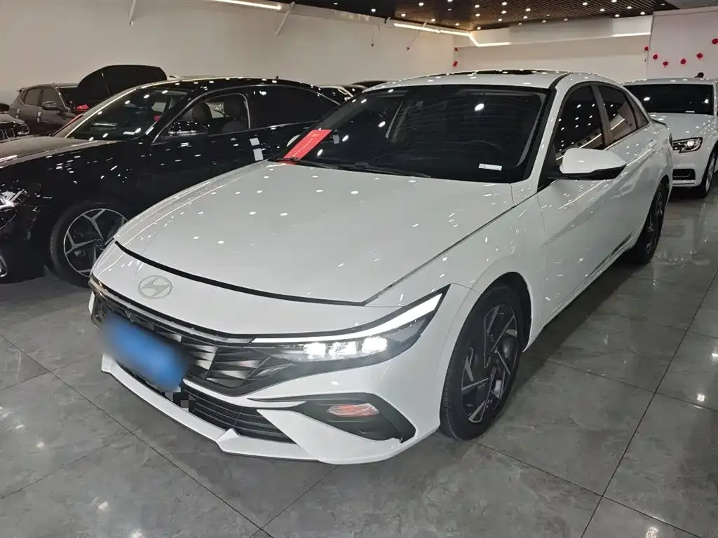 Hyundai Elantra 2023 из CN, фото 2