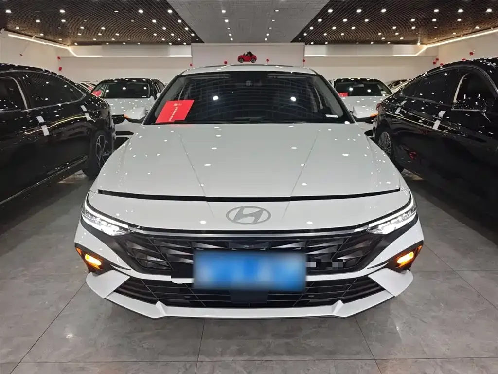 Hyundai Elantra 2023 из CN, фото 3