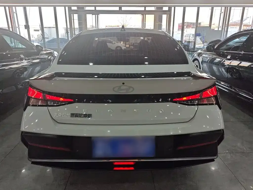 Hyundai Elantra 2023 из CN, фото 6