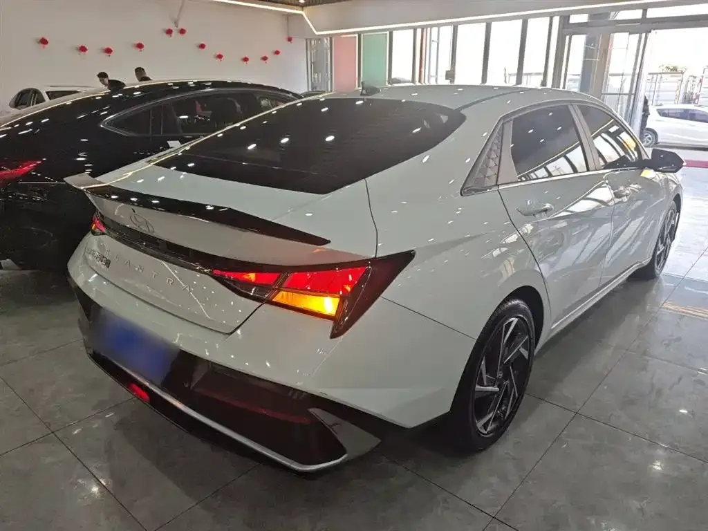 Hyundai Elantra 2023 из CN, фото 7