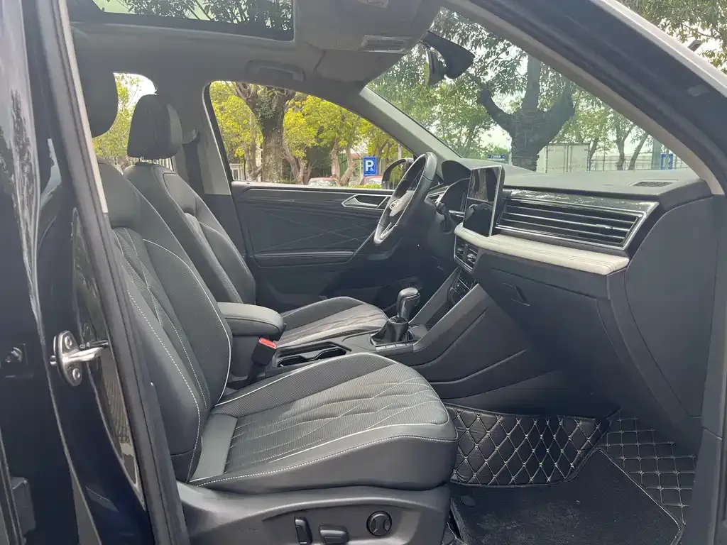 Volkswagen Tiguan L 2021 из CN, фото 10