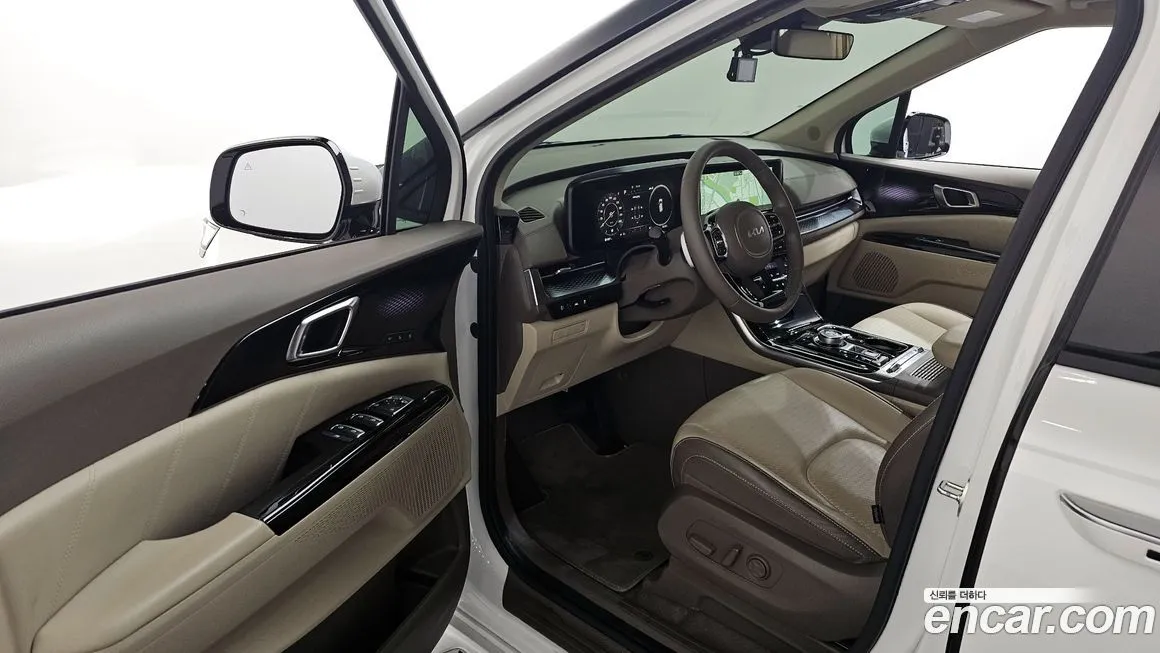 Kia Carnival — фото 10