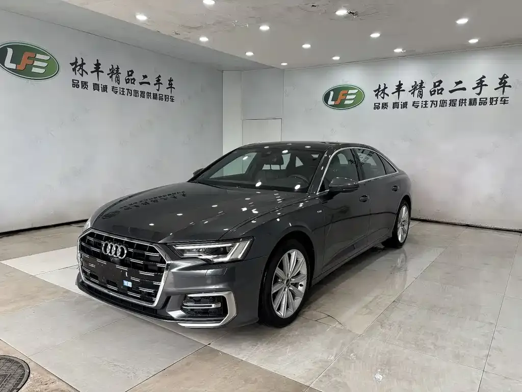 Audi A6L — фото 1