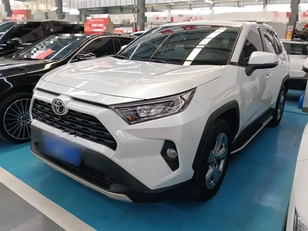 Toyota RAV4 2022 из CN, фото 1