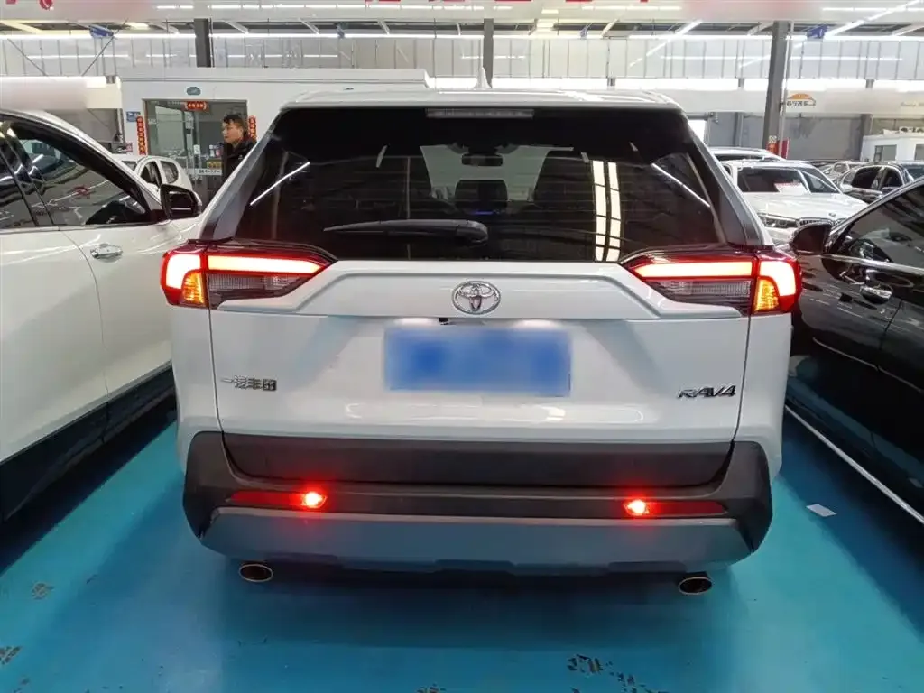 Toyota RAV4 2022 из CN, фото 6