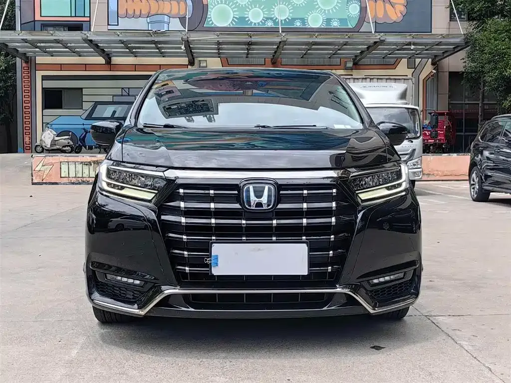 Honda Elysion 2023 из CN, фото 2