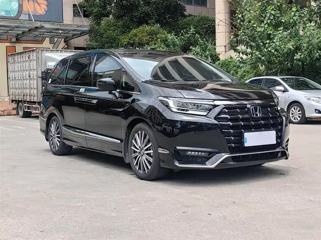 Honda Elysion 2023 из CN, фото 3