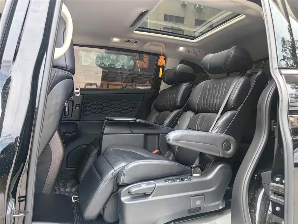 Honda Elysion 2023 из CN, фото 6