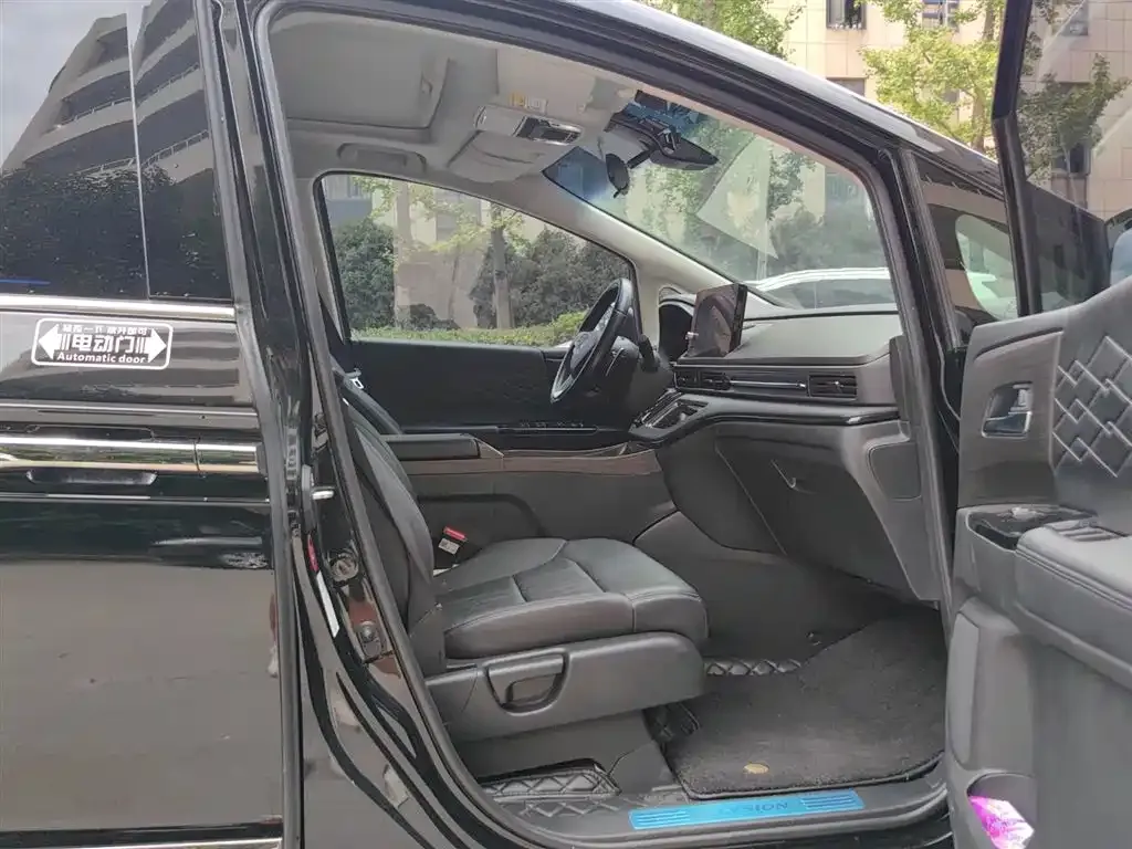 Honda Elysion 2023 из CN, фото 8