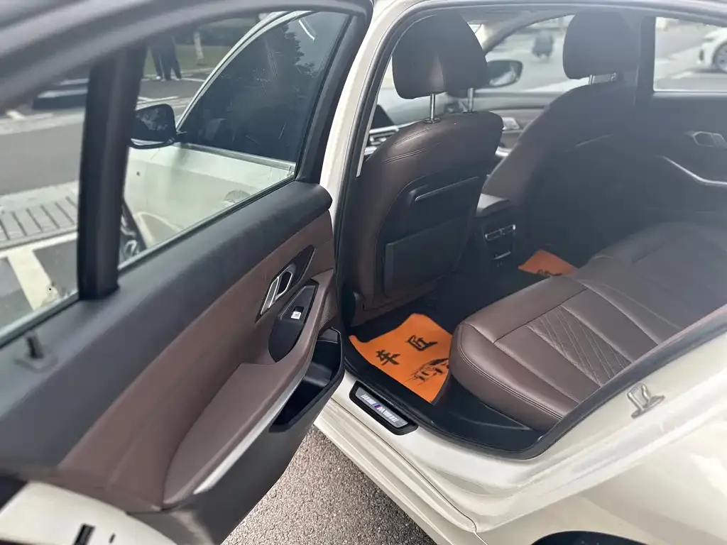 BMW 3 Series 2022 из CN, фото 8