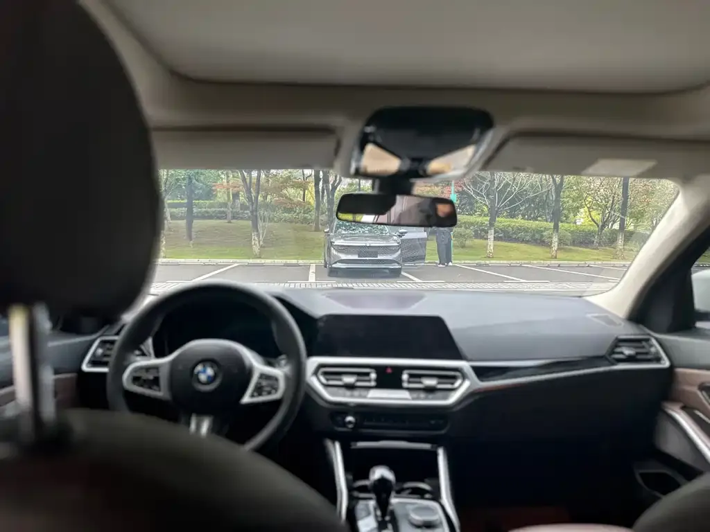 BMW 3 Series 2022 из CN, фото 9