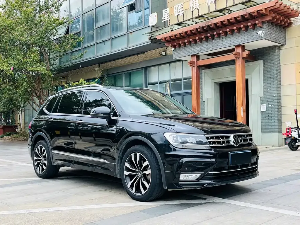 Volkswagen Tiguan L — фото 3