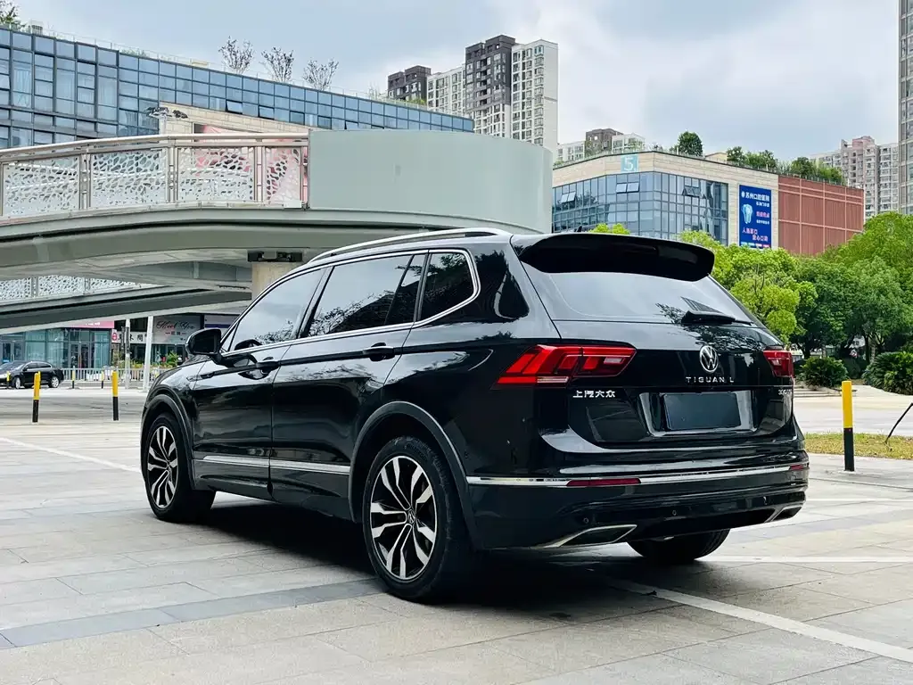 Volkswagen Tiguan L — фото 7