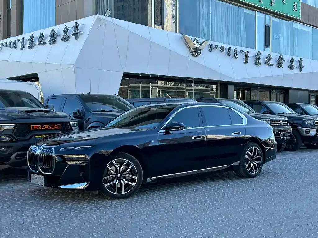 BMW 7 Series 2024 из CN, фото 1